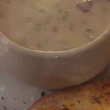 New England Clam Chowder (White).